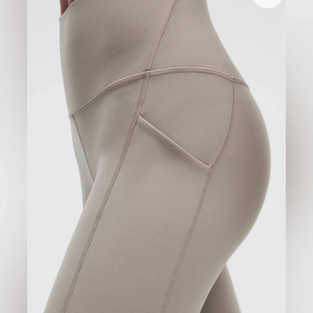 NWT! Lululemon Athletica 25” Align Leggings with Pockets - Picture 3 of 8